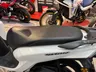 Asiento de moto Honda Vision blanco