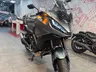 Honda NT1100 gris oscuro en concesionario