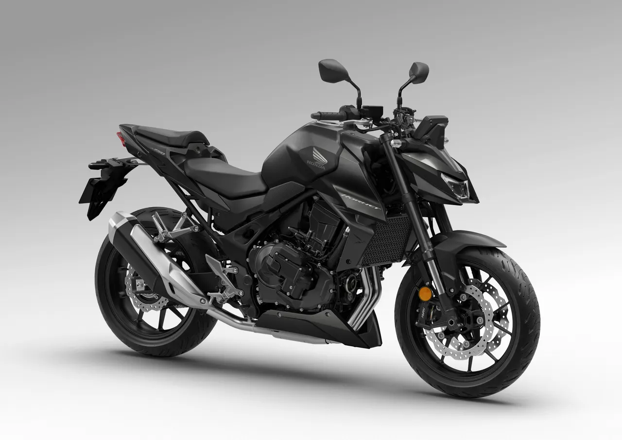 Hornet 750 2027 Gunmetal Black Metallic NHC52 vista lateral