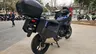 Honda NT1100 azul oscuro con top case y maletas laterales
