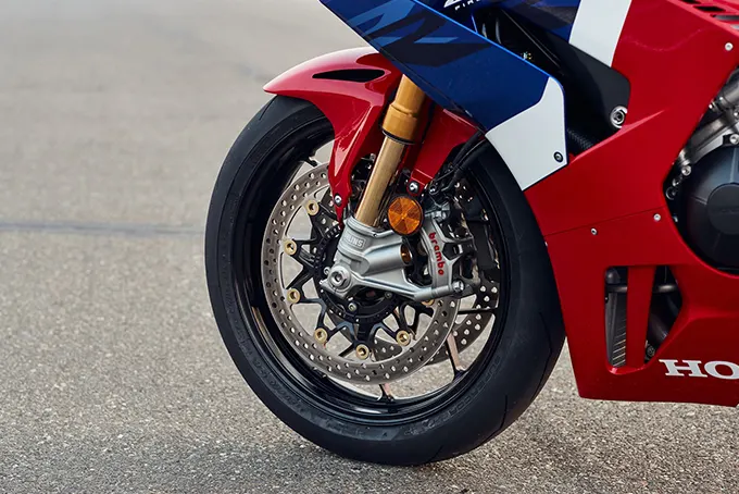 6 SEÑALES PARA CAMBIAR LOS NEUMÁTICOS DE TU MOTO