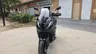 Honda ADV 350 negra de frente