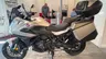 Honda NT1100 plateada con maletas laterales y superior