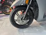 Rueda delantera de Honda SH 350i gris