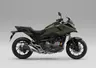 Honda NC750X 2027 en color verde militar