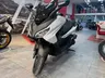 Scooter Honda Forza 125 blanco perlado en exposición