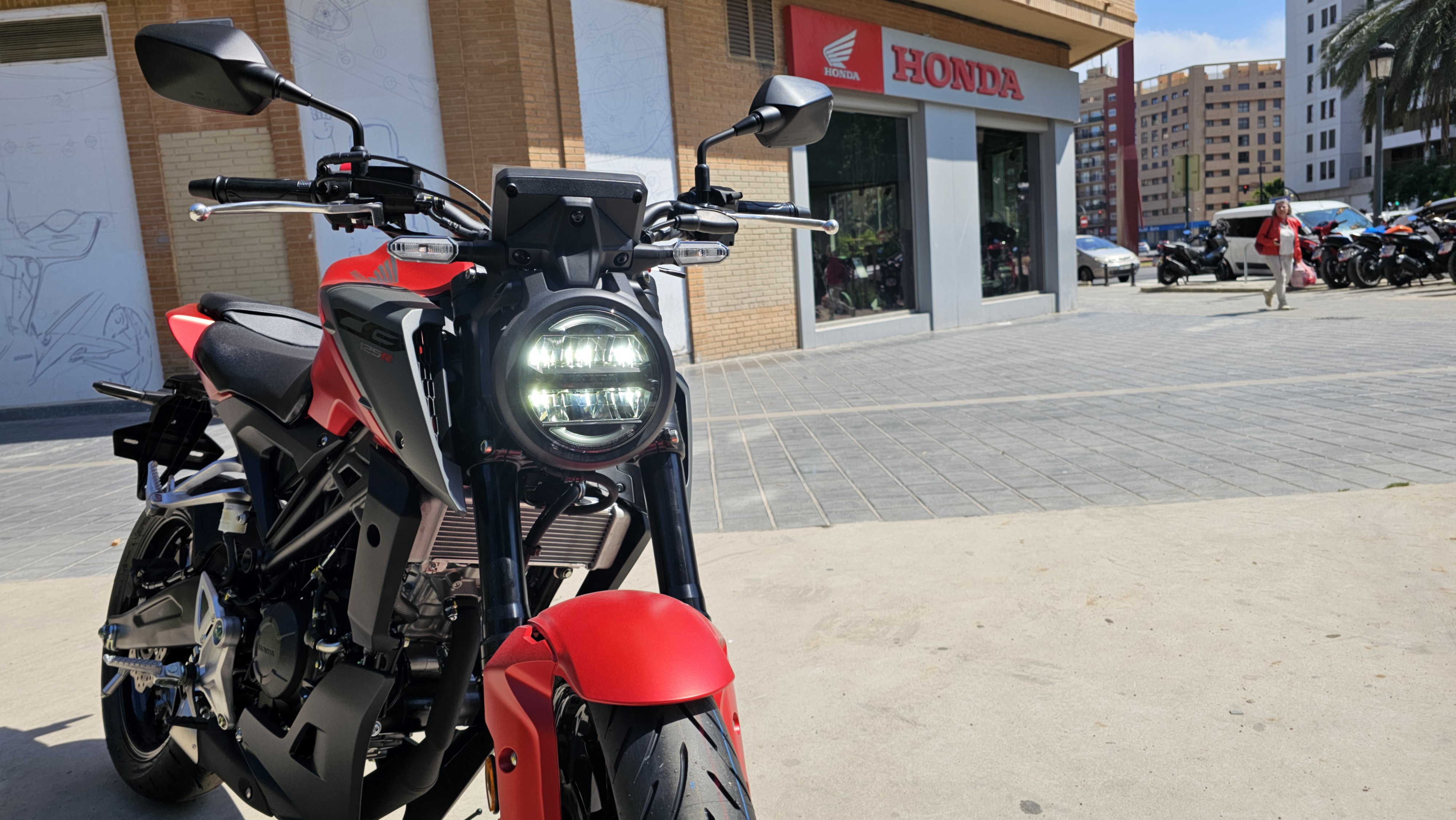 Honda CB125R | Precio y Financiación en Valencia