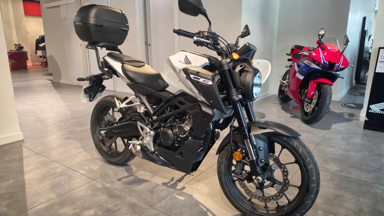Motocicleta Honda CB125R de ocasion con garantía