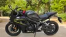 Honda CBR 650R negra gunpowder mate con detalles amarillos, vista lateral izquierda