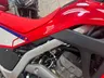 Detalle bastidor de la Honda CRF300L roja con asiento y depósito