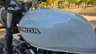 Tanque de gasolina de una Honda GB350S azul