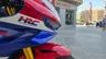 Frontal de Honda CBR1000RR-R Fireblade SP roja, blanca y azul con horquillas doradas