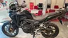 Honda NX500 negra en concesionario
