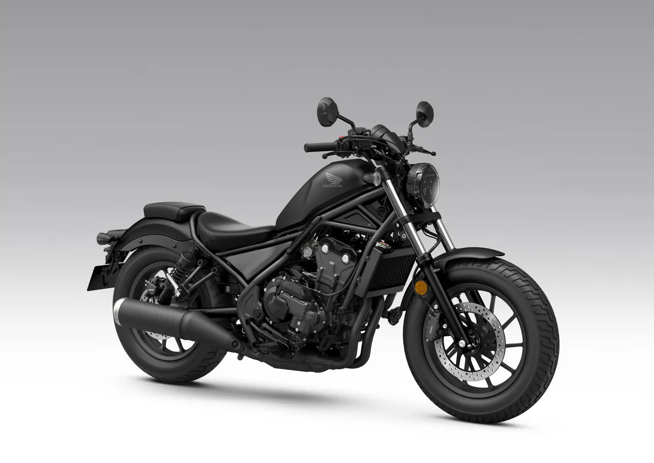 Honda Rebel 500 2027 en color Mat Gunpowder Black Metallic, vista lateral