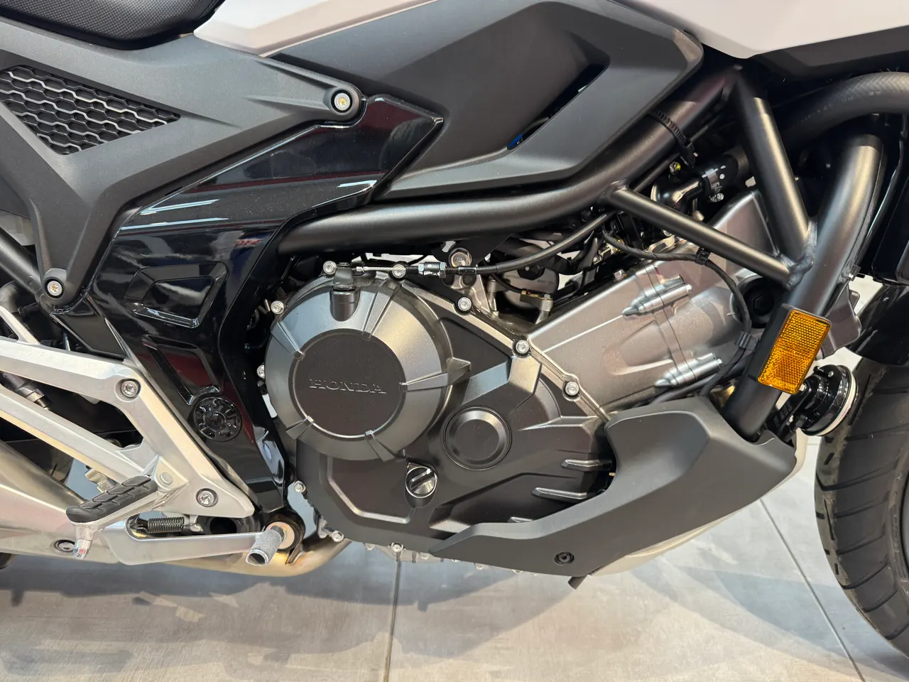 Detalle del motor de la Honda NC750X