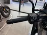 Manillar izquierdo negro de Honda NC750X con palanca de embrague y controles.