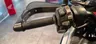 Detalle del manillar de una moto Honda NC750X DCT