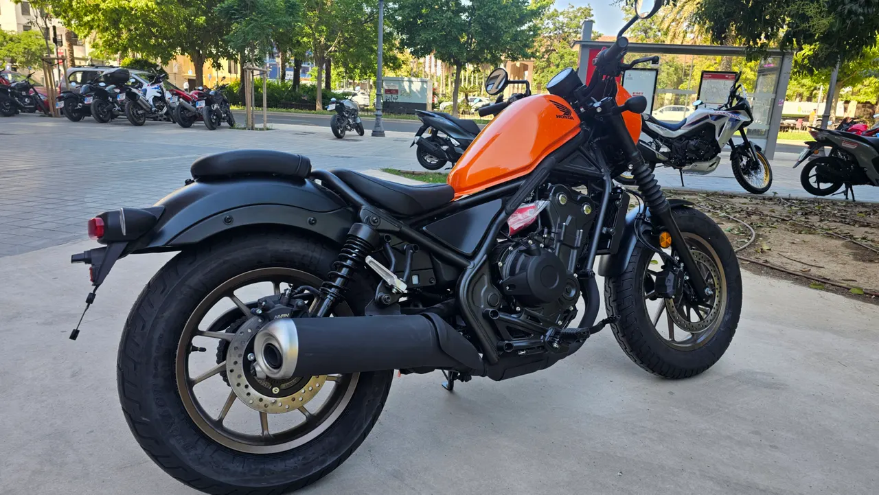 Honda Rebel 500 Special Edition naranja