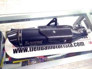 Escape Honda AKRAPOVIC 08F88-MKH-900 Negro X-adx