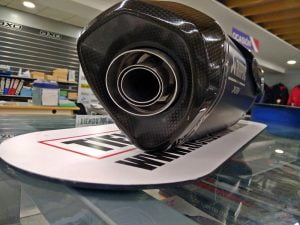 Escape Honda AKRAPOVIC 08F88-MKH-900 Negro X-adx