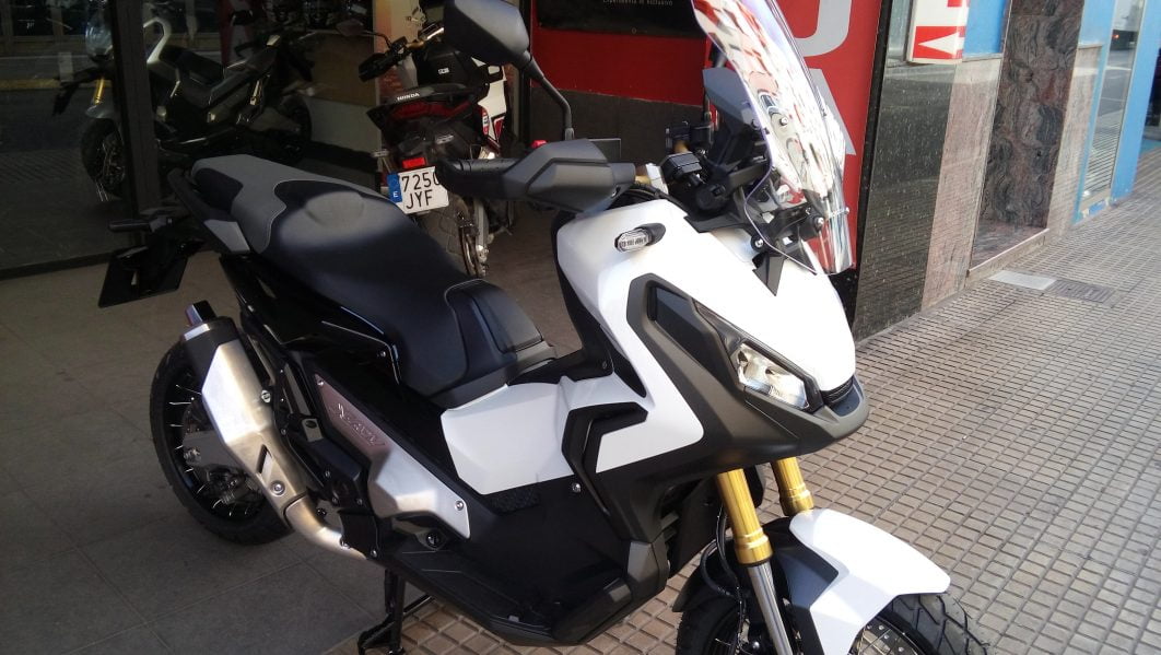 video x-adv blanca