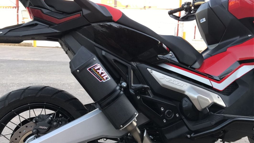 Escape IXIL OH6059VCG Slip On Honda X-ADV silencioso HEXOVAL XTREM CARBONO