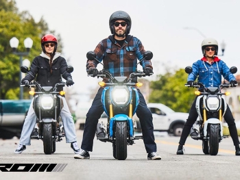 la Honda MSX125 se comercializa en el 2025 en 3 colores NEGRA MATE NH436, Blanco Perlado NHB61 y Azul Candy B214