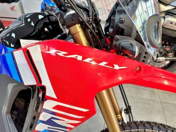 tapa lateral derecha Honda CRF300 Rally