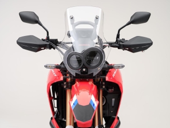 Los protectores de manos de la CRF300 Rally 2025 son en color negro con simil de carbono