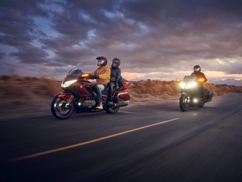 la version del cincuenta aniversario de la Honda Goldwing tour 2025