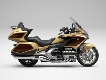 Honda Goldwing Tour 2025 YR387N Dorado Eternal y Marrón Mahogany Metalizado