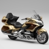 Honda Goldwing Tour 2025 YR387N Dorado Eternal y Marrón Mahogany Metalizado 50 aniversario