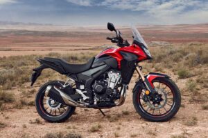 HONDA_CB500X-en la montaña