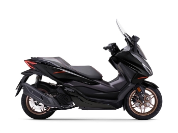 Honda Forza 125 2026 Special Edition Negro Nightstar Perlado (NH-A84)