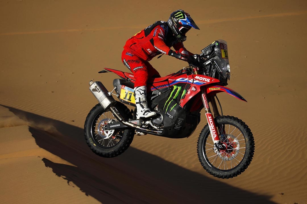 Dakar Rally El Dakar es una competición de rally raid extrema que se lleva a cabo en los terrenos más inhóspitos del mundo, destacándose por su dureza y espíritu aventurero.